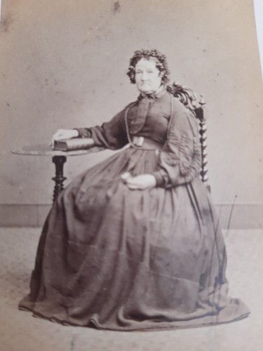 Cdv old woman mourning fashion - old,