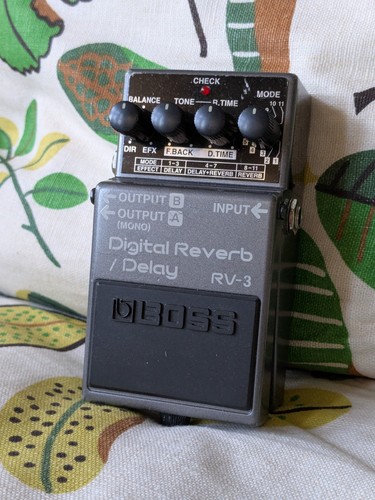 Boss digital reverb delay - rv-3,