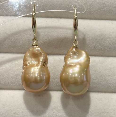 Golden baroque pearl drop - golden,
