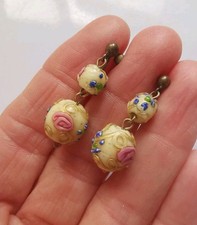 Vintage Wedding Cake Bead