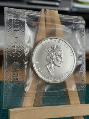 2002 1oz canadian maple leaf - ,