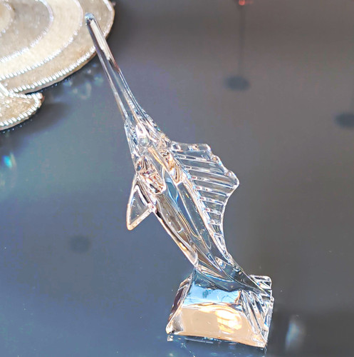 Unmarked clear glass - clear,