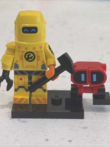 Lego minifigure robot - lego, repair