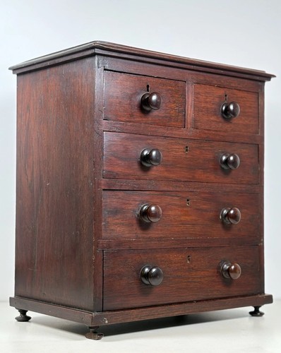 Apprentice miniature chest - miniature,