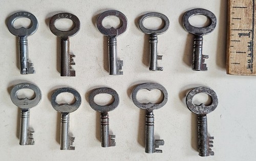 Antique trunk keys - 10,
