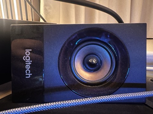 Logitech z533 - logitech,