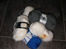 CRAFT WOOL ODDMENTS BUNDLE  USED