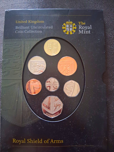 2008 royal mint shield - mint,