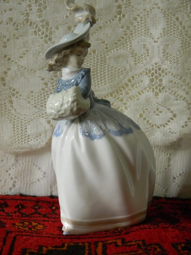 Lladro nao daisa - daisa, elegant
