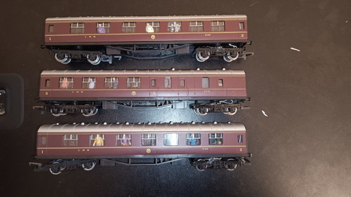 Pack maroon coaches - 3,
