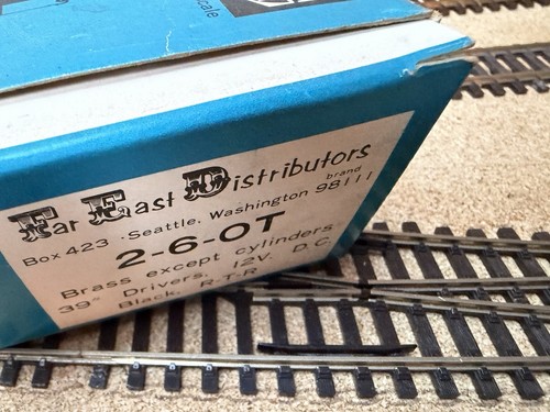 Far east distributors - box, 423