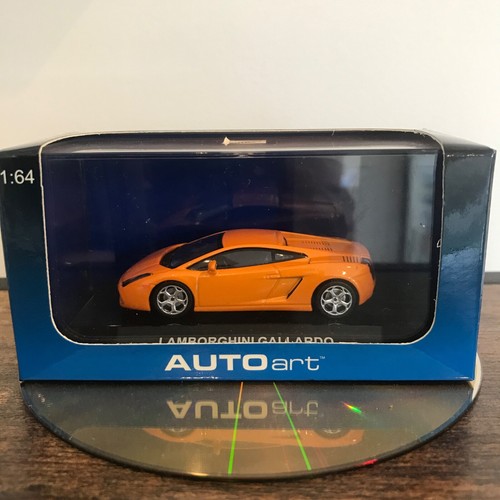 Autoart model lamborghini - 1/64,