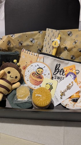 Bee themed gift box yellow - themed,
