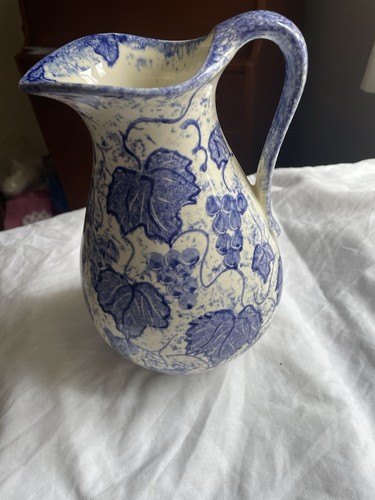 Hand crafted anita harris - hand,