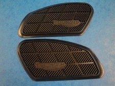 TRIUMPH TANK RUBBER KNEE GRIPS