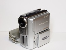 Sony Handycam DCR-PC109E MiniDV Camcorder – Bundle – Working