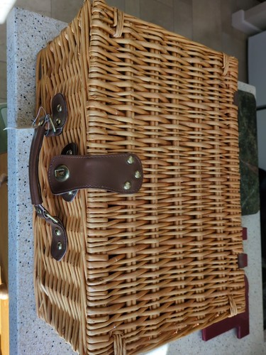 Willow picnic basket for two - willow,