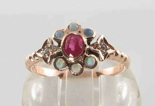 Sun moon star - moon, 9ct