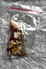 Hard Rock Cafe Waitress