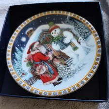 A GIFT FOR CHRISTMAS ROYAL WORCESTER COASTER PORCELAIN BY SUE SCULLARD 9.5cm
