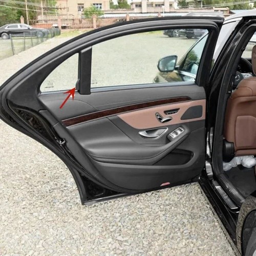 Rear door triangular curtain - door,