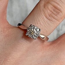 9 ct Gold Diamond Illusion