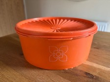 Vintage Tupperware Container Orange Harvest Sunburst Cake