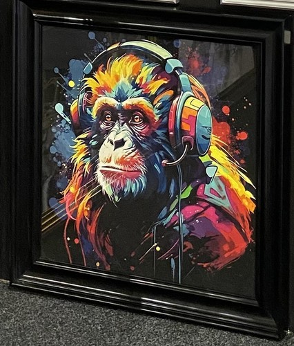 Graffiti gorilla with - dj,