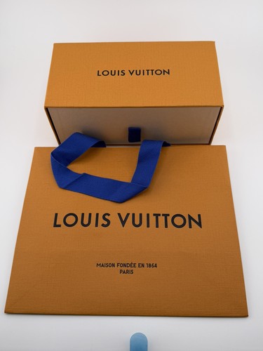 Authentic louis vuitton empty - louis,