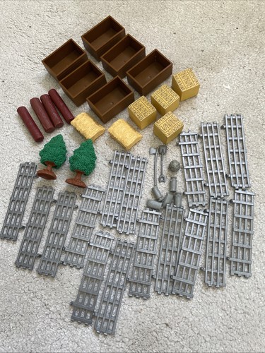 Britains farm pieces - farm,