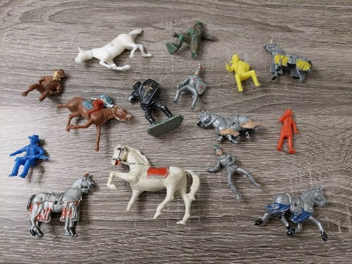 Vintage toy soldiers - soldiers, spares