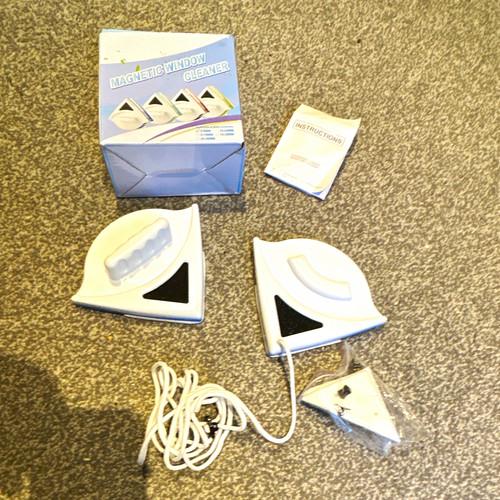 New magnetic window cleaner - new,