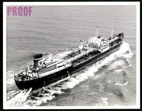 Photograph the tanker - of,