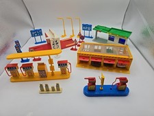 Vintage Car Buildings 1:64