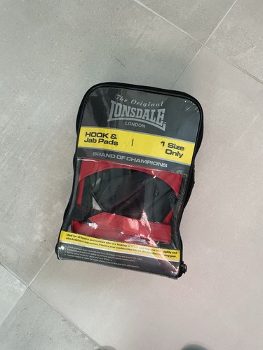 Lonsdale hook and jab pads - hook,