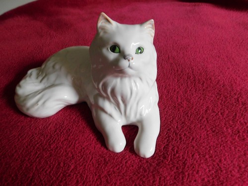 Vintage sylvac white - sylvac,