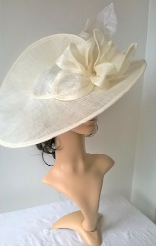 Creamy ivory sinamay feather - creamy,