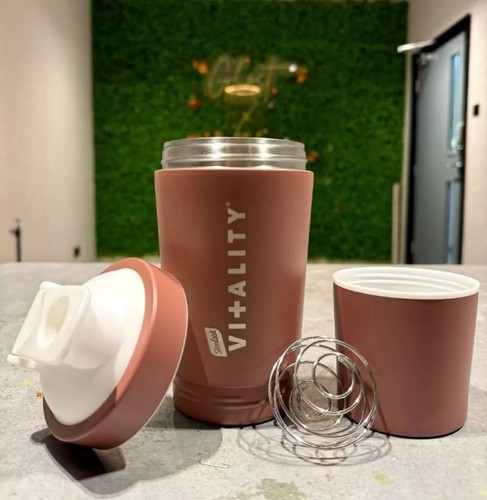 Stainless steel shaker bottle - stainless,