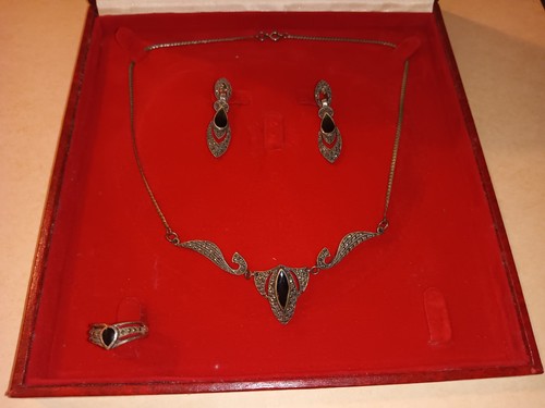Vtg saudi gold black - , onyx