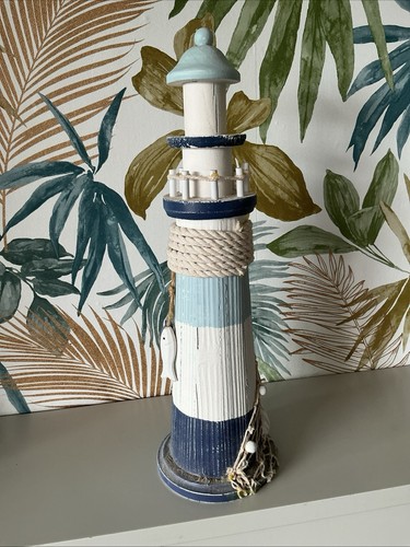 Lovely large nautical bathroom - lovely,