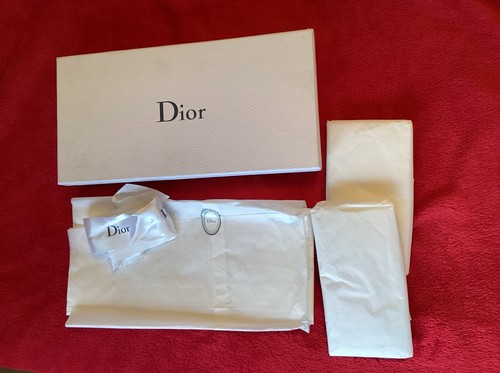 Dior gift box - gift, ribbon