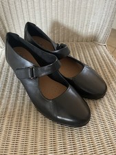 Ladies Clarks Unstructured Un