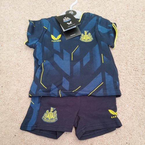 Bnwt castore newcastle united - castore,