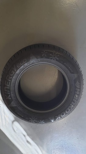 Twin axle caravan tyre - caravan,