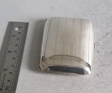 NICE , SMALL  VINTAGE SOLID SILVER CIGARETTE CASE  .    54 gms.      BIRM. 1939.