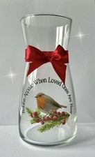 Christmas Vase, Robins Appear