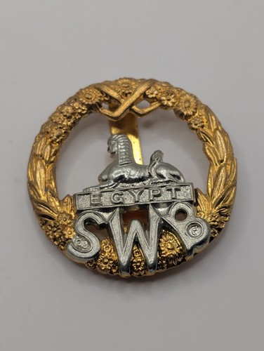 Military metal cap badge - bi-metal,