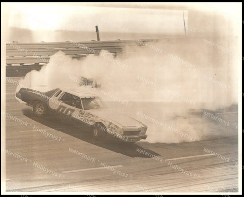 Stock car auto racing - car, crash