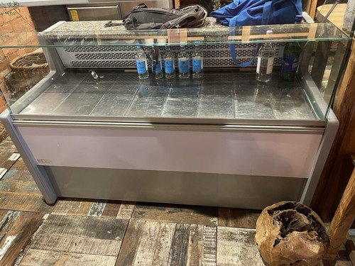 Deli serving counter - serving,