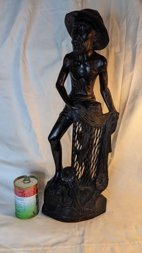 Stunning wood carved figurine - carved,